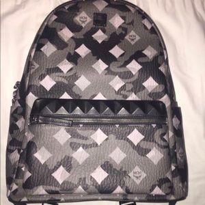 Stark Backpack in Munich lion camo